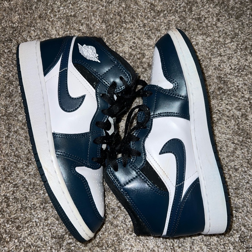 Boys Nike Air Jordan size 5